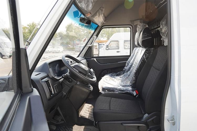 Iveco V37 Van Transporter