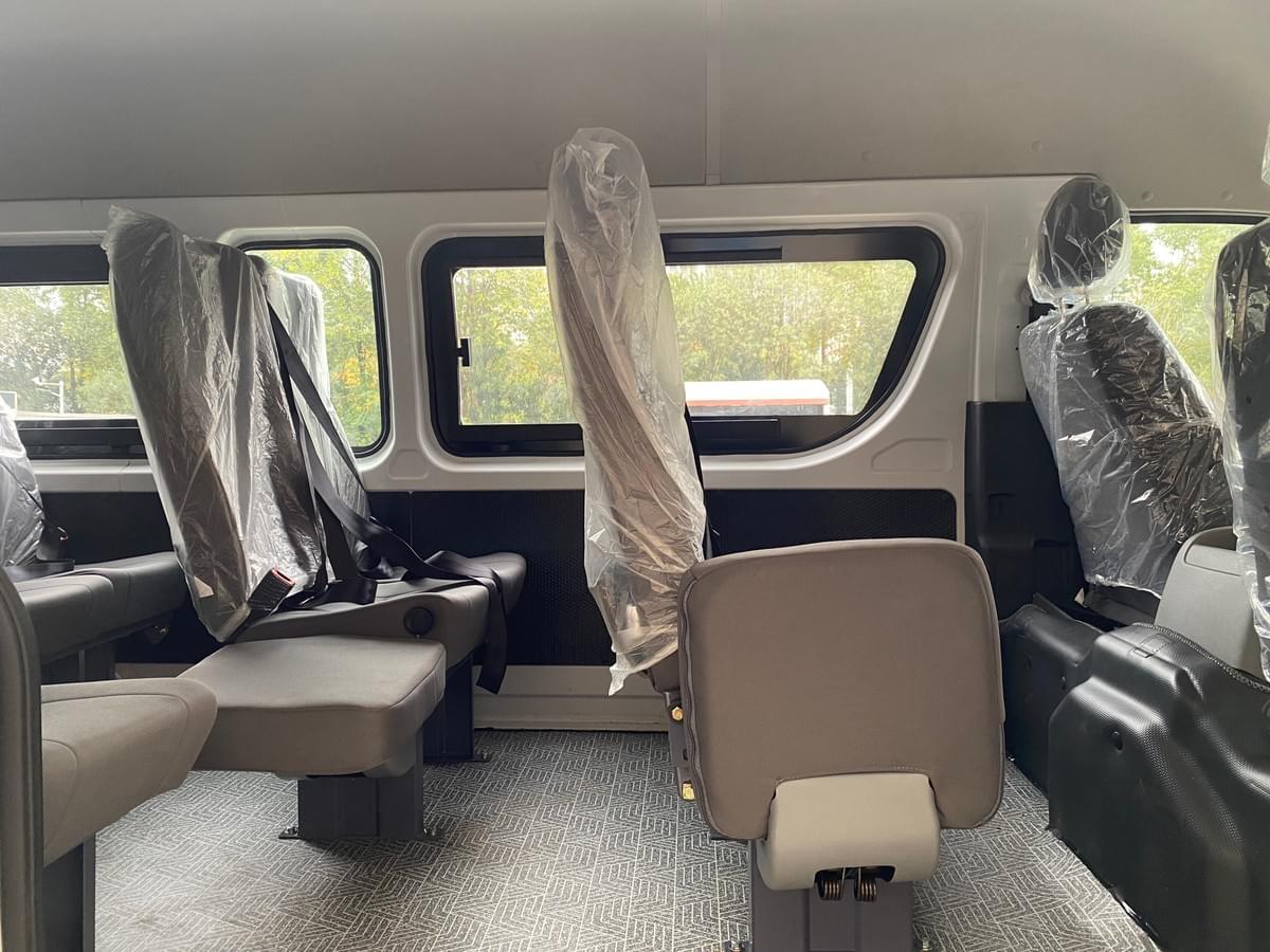 Fonton G7 electric minibus