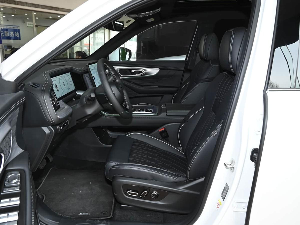 GAC Trumpchi GS8 7-Seater SUV | Left Hand Drive Gasoline/Gasoline Medium-to-Large SUV for Export