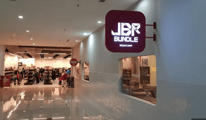 Explore Our Thrift Store Collection Discover Your Unique Style I want a landing page for a thrift store that has multiple outlets . I want to embed a map where people can find the nearest outlets on the map. Its mostly selling fashion and clothing items. Explore Our Thrift Store Collection Discover Your Unique Style I want a landing page for a thrift store that has multiple outlets . I want to embed a map where people can find the nearest outlets on the map. Its mostly selling fashion and clothing items.