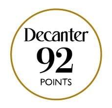 Notre domaine possède des vieilles vignes de plus de soixante ans, offrant une profondeur de saveur et une complexité que les jeunes vignes ne peuvent tout simplement pas égaler. Ces plantes vénérables produisent de faibles quantités de raisins, garantissant que chaque bouteille que nous produisons est un travail d'amour, riche en authenticité et en finesse. Vieilles Vignes, Qualité Intemporelle Notre Savoir-Faire Le Château de la Nauve est un domaine Grand Cru de Saint-Émilion fondé en 1955, profondément enraciné dans l'élégance et la pureté de son terroir. Avec des vieilles vignes de plus de soixante ans et une vision renouvelée depuis 2017 sous une direction viticole renommée, le domaine adopte une philosophie de vin de garage raffinée : faibles rendements, savoir-faire méticuleux et vendanges manuelles. Aujourd'hui, le Château de la Nauve élabore des vins de petite échelle et de haute précision qui expriment finesse, authenticité et un dialogue intemporel entre terre et vigne. Notre domaine possède des vieilles vignes de plus de soixante ans, offrant une profondeur de saveur et une complexité que les jeunes vignes ne peuvent tout simplement pas égaler. Ces plantes vénérables produisent de faibles quantités de raisins, garantissant que chaque bouteille que nous produisons est un travail d'amour, riche en authenticité et en finesse. Vieilles Vignes, Qualité Intemporelle Notre Savoir-Faire Le Château de la Nauve est un domaine Grand Cru de Saint-Émilion fondé en 1955, profondément enraciné dans l'élégance et la pureté de son terroir. Avec des vieilles vignes de plus de soixante ans et une vision renouvelée depuis 2017 sous une direction viticole renommée, le domaine adopte une philosophie de vin de garage raffinée : faibles rendements, savoir-faire méticuleux et vendanges manuelles. Aujourd'hui, le Château de la Nauve élabore des vins de petite échelle et de haute précision qui expriment finesse, authenticité et un dialogue intemporel entre terre et vigne.