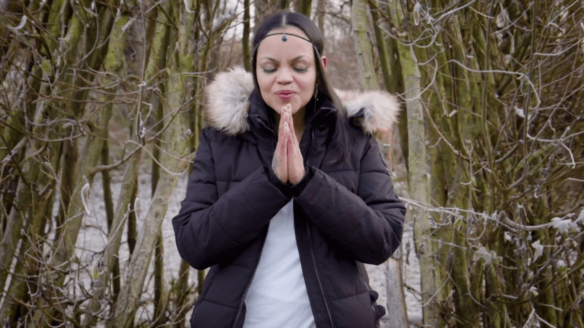 Take the step to a life in balance and harmony with guidance from an experienced therapist. Discover the power of holistic therapy As holistic therapist is it my mission to you to guide at the reconnecting with your true essence. With various intuitive healing techniques and supportive tools help I you contact to make with the inner wisdom and self-healing power that already in you present is. My working method focuses on the restoring of balance – emotional, mental, physical and spiritual – so that all areas in your life again in harmony can come. Together we walk the path to the best and most authentic version of yourself, by again connection to make with the divine energy that in every person present is. Whether you now on search are for clarity, healing, inner peace or a deeper feeling of meaning, I support you gladly on your transforming journey. Take the step to a life in balance and harmony with guidance from an experienced therapist. Discover the power of holistic therapy As holistic therapist is it my mission to you to guide at the reconnecting with your true essence. With various intuitive healing techniques and supportive tools help I you contact to make with the inner wisdom and self-healing power that already in you present is. My working method focuses on the restoring of balance – emotional, mental, physical and spiritual – so that all areas in your life again in harmony can come. Together we walk the path to the best and most authentic version of yourself, by again connection to make with the divine energy that in every person present is. Whether you now on search are for clarity, healing, inner peace or a deeper feeling of meaning, I support you gladly on your transforming journey.