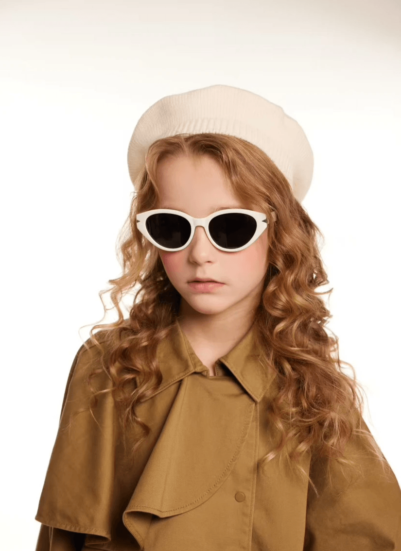 Découvrez notre gamme de lunettes et de montures de haute qualité Découvrez nos lunettes de pointe Chez Aisen Optical, nous transcendons le rôle d'un fabricant traditionnel pour devenir votre allié stratégique dans l'industrie de la lunetterie. Découvrez notre gamme de lunettes et de montures de haute qualité Découvrez nos lunettes de pointe Chez Aisen Optical, nous transcendons le rôle d'un fabricant traditionnel pour devenir votre allié stratégique dans l'industrie de la lunetterie.