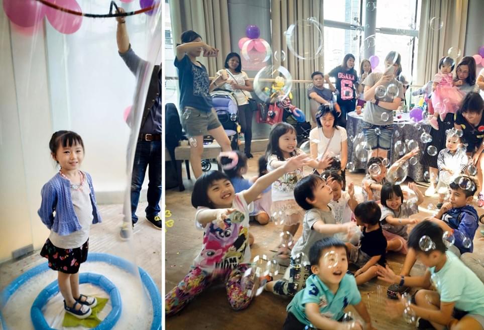 Bubble Show, kids love popping bubble Bubble Show, kids love popping bubble