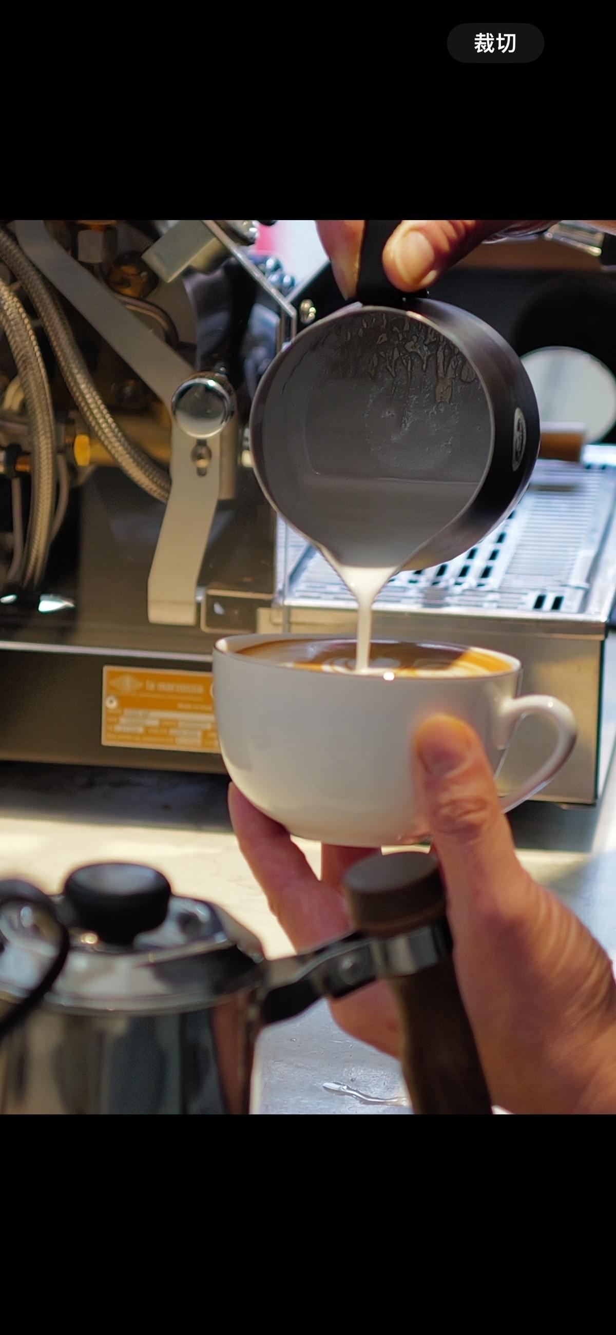 Our professional coffee service allows you to taste the extraordinary! Explore the world of cherry blossom fragrance coffee Professional exquisite coffee expert, selling coffee beans, hand-brewed coffee drinks, coffee peripheral equipment, and assisting in starting a business and opening a store services. Awarded the favor of coffee tasters at home and abroad. Our professional coffee service allows you to taste the extraordinary! Explore the world of cherry blossom fragrance coffee Professional exquisite coffee expert, selling coffee beans, hand-brewed coffee drinks, coffee peripheral equipment, and assisting in starting a business and opening a store services. Awarded the favor of coffee tasters at home and abroad.