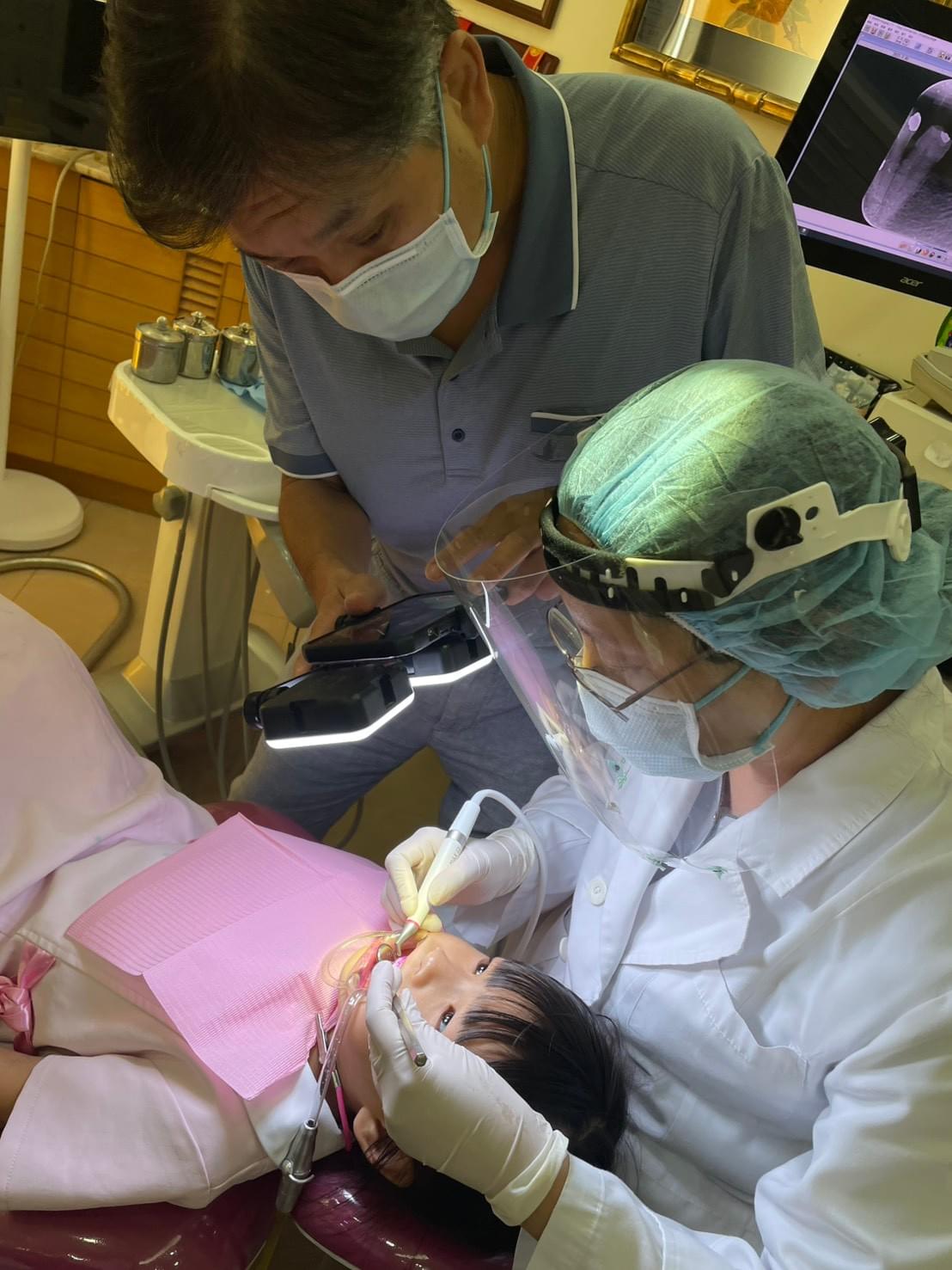 — Zhang Yawen The treatment at the Belle Bioenergy Dental Clinic is not only effective, but also fully takes into account the balance of nature and health, which makes me feel at ease. Our team is committed to providing high-quality oral health services, helping countless customers regain their confidence in smiling. "Human nature" as the starting point, adopting a therapy that combines "tradition" and "technology" to achieve oral and overall "health". Based on not destroying the laws of natural health.