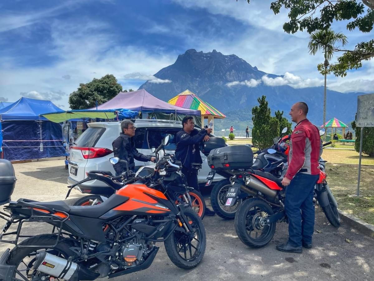 Our guided biking tours take you through some of the most scenic routes in Borneo. Experience the local culture, stunning landscapes, and diverse wildlife while being accompanied by our expert guides, who ensure a safe and enjoyable adventure tailored to your skill level. Guided Tours What We Offer borneo biking adventures Our guided biking tours take you through some of the most scenic routes in Borneo. Experience the local culture, stunning landscapes, and diverse wildlife while being accompanied by our expert guides, who ensure a safe and enjoyable adventure tailored to your skill level. Guided Tours What We Offer borneo biking adventures