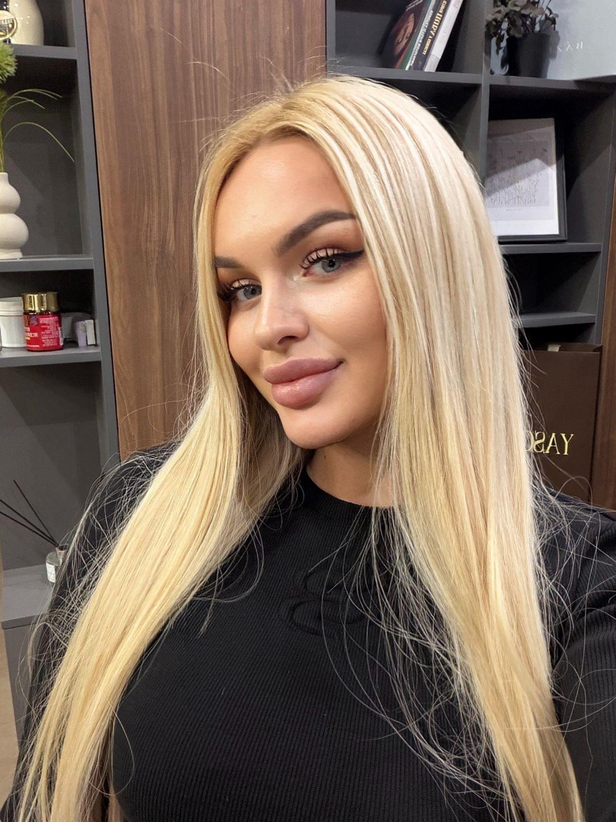 At Phoenix Interior Design, we believe that every space tells a story. Our team crafts innovative design concepts that reflect your personal style while enhancing functionality. We focus on blending aesthetics with practicality, ensuring that every element serves a purpose and resonates with your vision. Creative Design Solutions What We Do Phoenix Interior Design is committed to creating unique high-end interior design, with outstanding creativity and exquisite craftsmanship, to create ideal spaces with both aesthetics and functionality for customers. We combine modern design concepts with personalized customization services to give each space unique vitality and taste. At Phoenix Interior Design, we believe that every space tells a story. Our team crafts innovative design concepts that reflect your personal style while enhancing functionality. We focus on blending aesthetics with practicality, ensuring that every element serves a purpose and resonates with your vision. Creative Design Solutions What We Do Phoenix Interior Design is committed to creating unique high-end interior design, with outstanding creativity and exquisite craftsmanship, to create ideal spaces with both aesthetics and functionality for customers. We combine modern design concepts with personalized customization services to give each space unique vitality and taste.