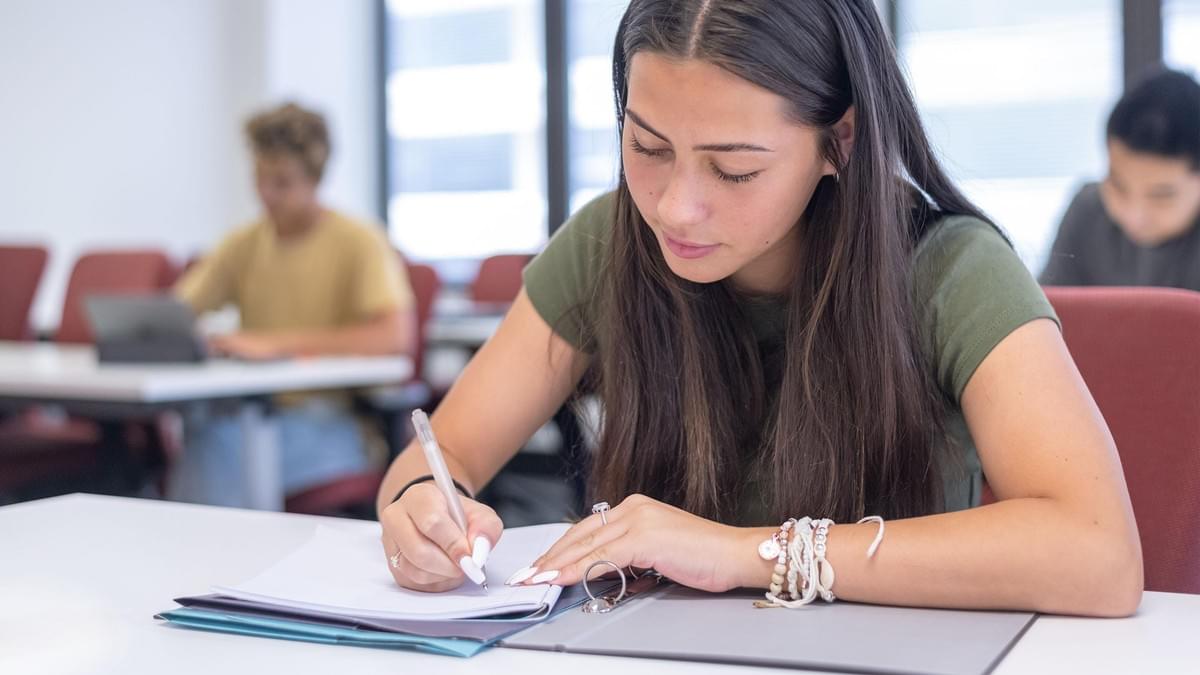 We provide high-end after-school tutoring classes, helping your child achieve success in academics! Welcome to Lorvale Academy Oakville high-end after-school tutoring class We provide high-end after-school tutoring classes, helping your child achieve success in academics! Welcome to Lorvale Academy Oakville high-end after-school tutoring class