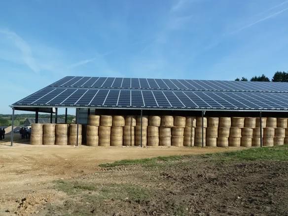 Panneaux solaires installés dans le monde rural prés de Nevers Panneaux solaires installés dans le monde rural prés de Nevers