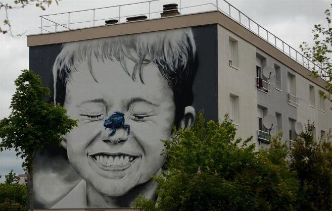 une jolie fresque murale réalisée par Keusty, graffeur professionnel chez Digi Proservice  une jolie fresque murale réalisée par Keusty, graffeur professionnel chez Digi Proservice