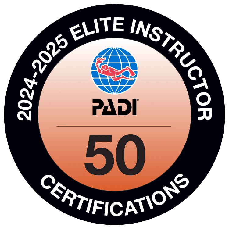 Badge PADI reconnaissant plus de 50 certifications en 2024-2025 Badge PADI reconnaissant plus de 50 certifications en 2024-2025