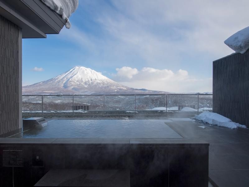 Modern minimalist spa with hot spring pools and mountain views Modern minimalist spa with hot spring pools and mountain views