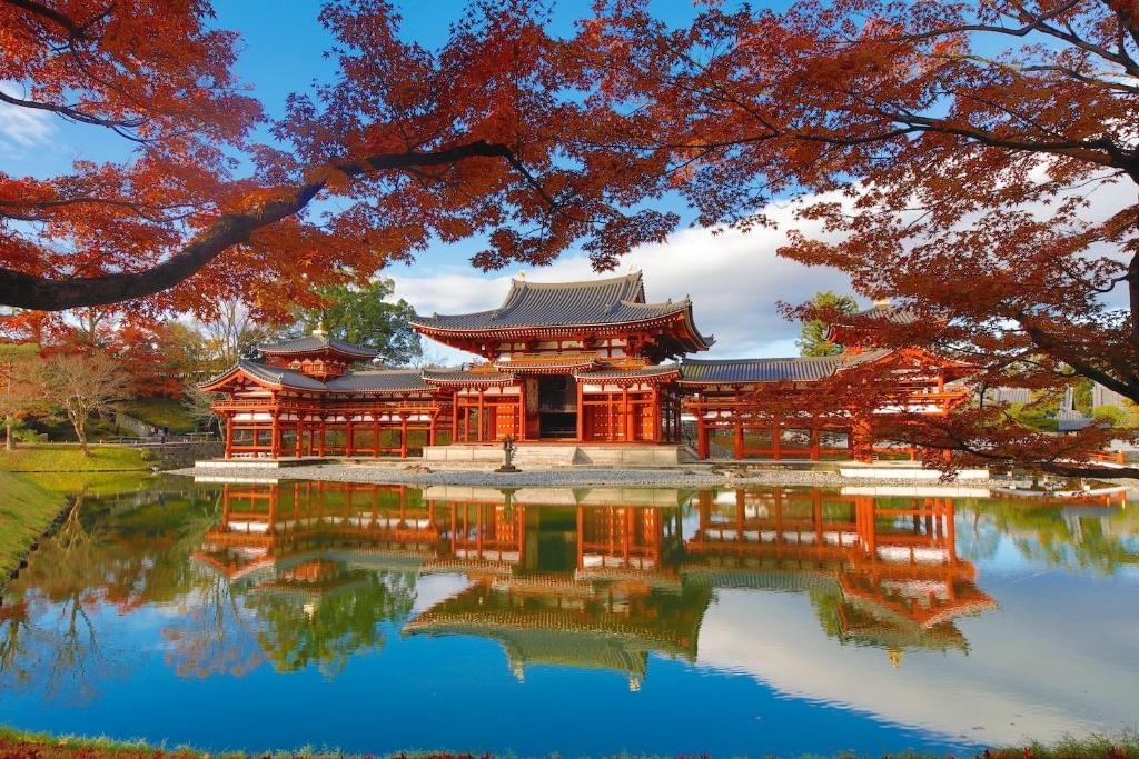 Byōdō-in Temple in Uji, Kyoto Prefecture, one of Japan's most famous tea-producing regions. Byōdō-in Temple in Uji, Kyoto Prefecture, one of Japan's most famous tea-producing regions.