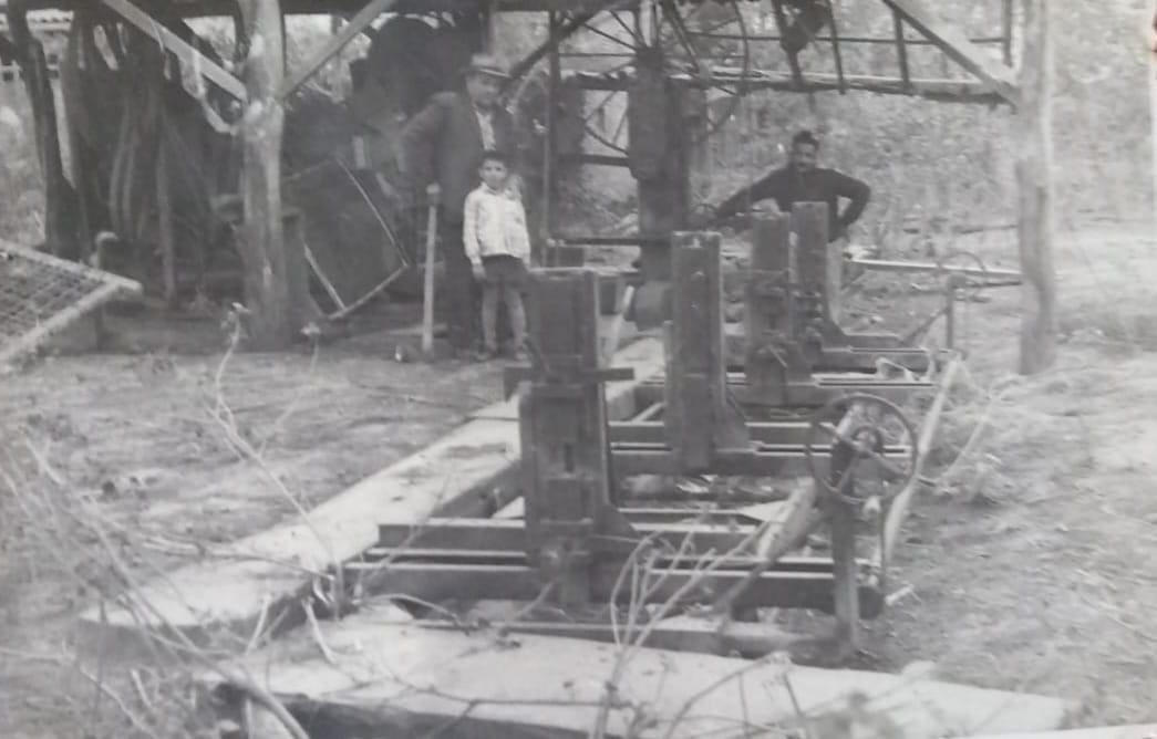 We carry out corrective and preventive pruning to guarantee the health and safety of the trees, improving their growth and aesthetics. Corrective and preventive pod What do we do company dedicated to pruning and extraction throughout Argentina Complete extraction of trees in any environment * Corrective, preventive, and height pruning * Controlled felling of dry, dangerous, or out-of-standard specimens * Removal of deep roots, stumps, and forest debris * Cleaning and clearing of land * Leveling of soils and earthmoving with backhoe * Installation of rural and urban fencing We carry out corrective and preventive pruning to guarantee the health and safety of the trees, improving their growth and aesthetics. Corrective and preventive pod What do we do company dedicated to pruning and extraction throughout Argentina Complete extraction of trees in any environment * Corrective, preventive, and height pruning * Controlled felling of dry, dangerous, or out-of-standard specimens * Removal of deep roots, stumps, and forest debris * Cleaning and clearing of land * Leveling of soils and earthmoving with backhoe * Installation of rural and urban fencing