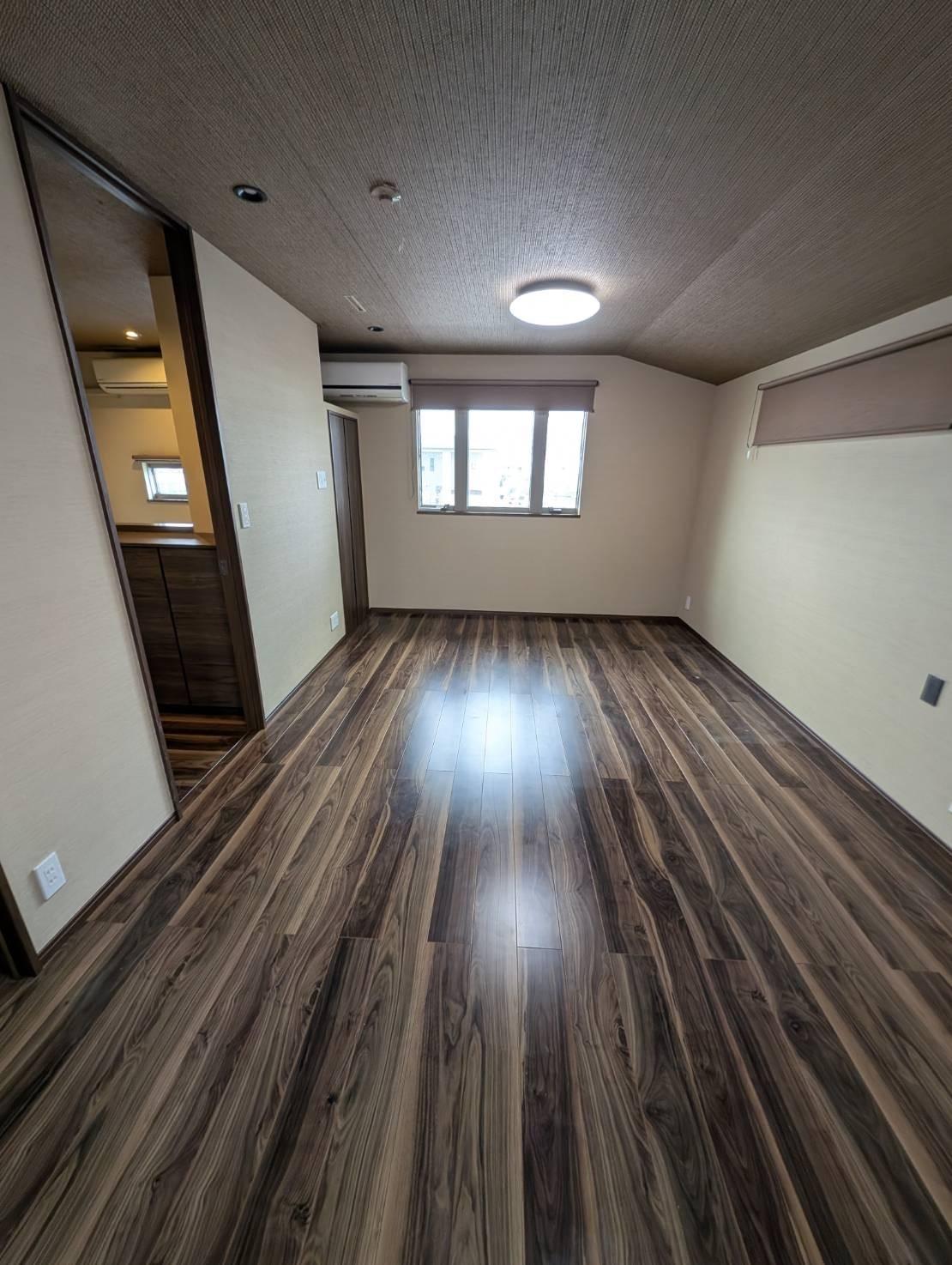 - Sato Ken "I really glad that I requested Fukuchisen Construction. The new house was completed as hoped, and the whole family is very satisfied." We are helping to shape our customers' dream homes. new construction, reform, store - Sato Ken "I really glad that I requested Fukuchisen Construction. The new house was completed as hoped, and the whole family is very satisfied." We are helping to shape our customers' dream homes. new construction, reform, store