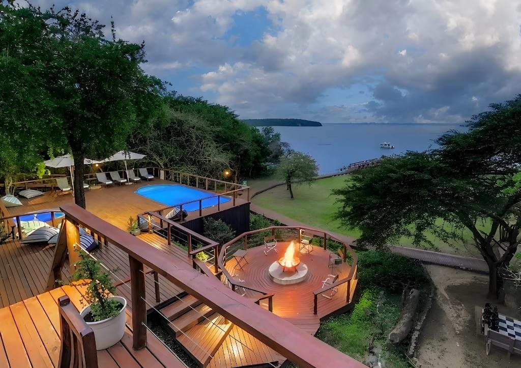 Luxury suite with private deck overlooking the African wilderness Luxury suite with private deck overlooking the African wilderness
