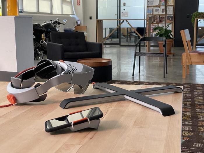 The hardware components of the Campfire 3D design system are the HMD, the tabletop cons and the pack, which clips onto a smartphone. CAMPFIRE The hardware components of the Campfire 3D design system are the HMD, the tabletop cons and the pack, which clips onto a smartphone. CAMPFIRE