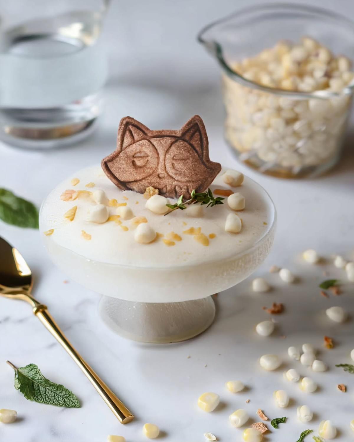 Our creative desserts are not just food, they are a reflection of medieval culture, allowing you to feel the charm of that history while tasting. cultural combination Our dessert art medieval creative dessert baking workshop