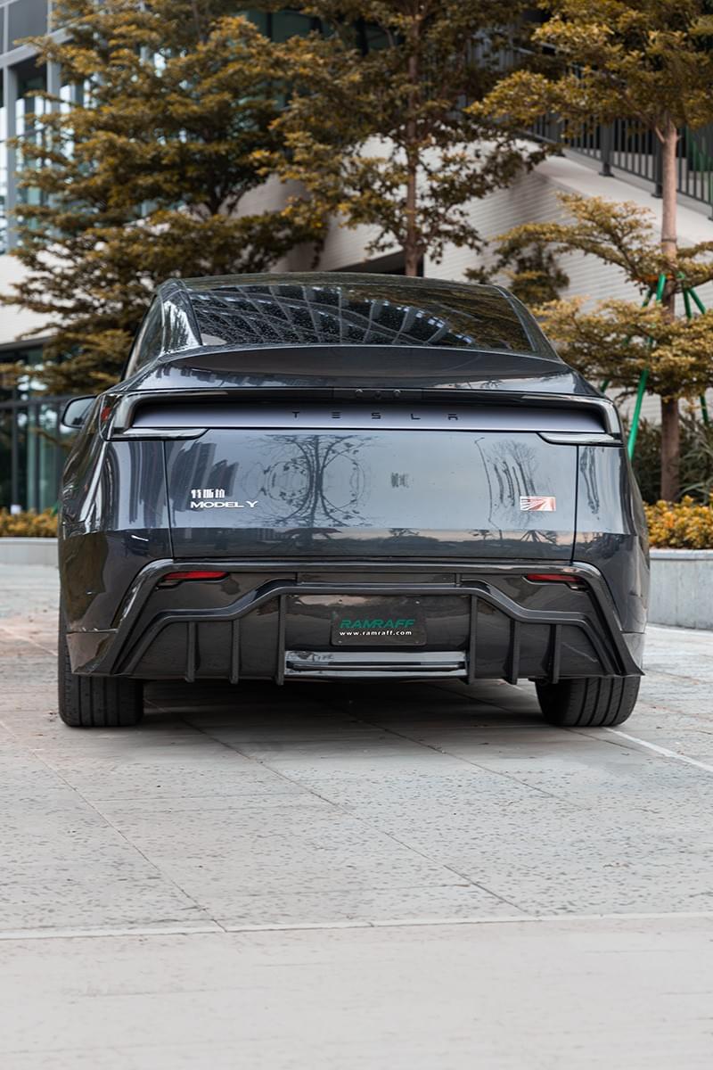 Tesla Model Y 2025 latest dry carbon fiber body kit front lip diffuser side skirts
