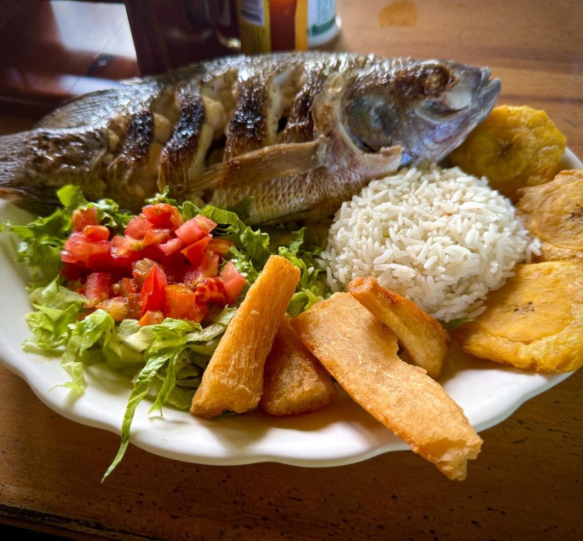 Tilapias El Pavón Restaurant - Signature fish plate Tilapias El Pavón Restaurant - Signature fish plate