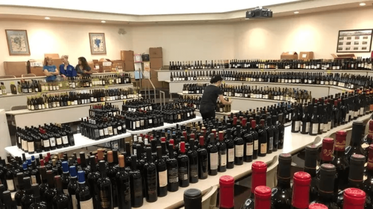 Become part of a global community of wine enthusiasts and investors Discover the Art of Wine Investment 拥有15你经验的国际品酒师
国际最大葡萄酒投资交易平台 Become part of a global community of wine enthusiasts and investors Discover the Art of Wine Investment 拥有15你经验的国际品酒师
国际最大葡萄酒投资交易平台