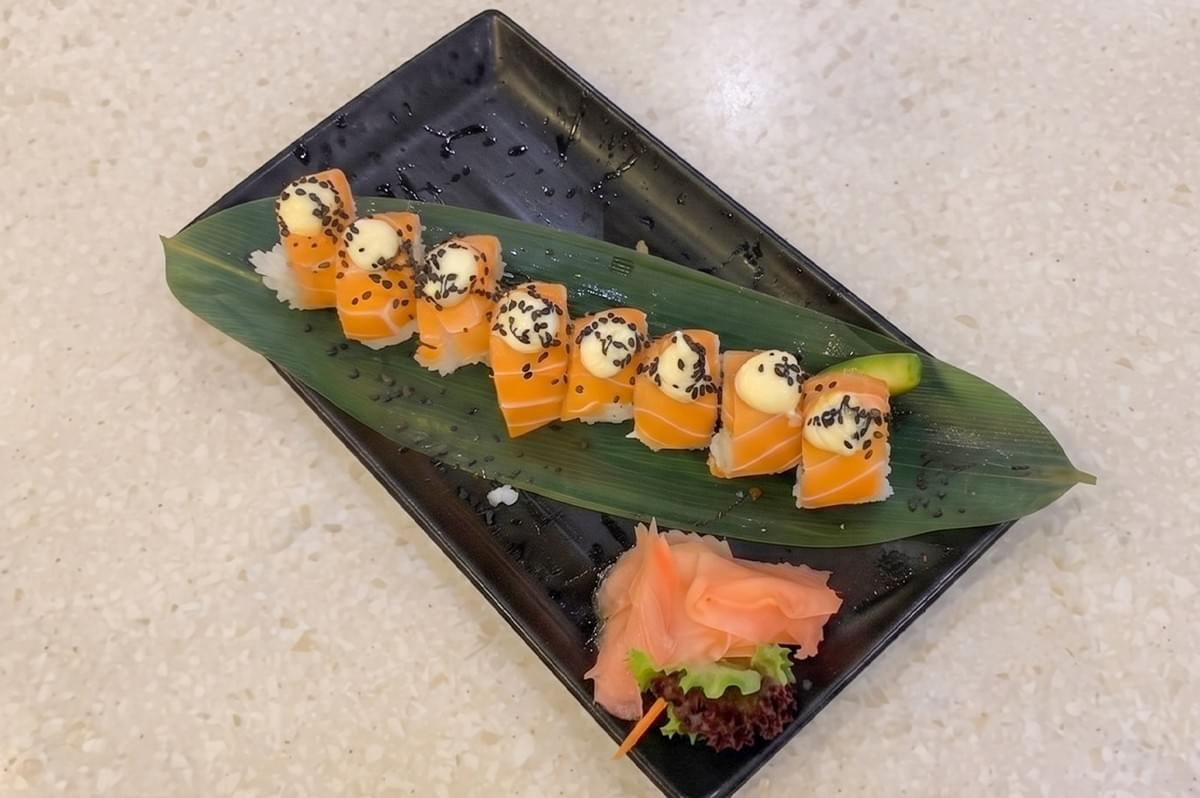 Halal aburi sushi platter served with pickled ginger at Saute Sushi Singapore. Halal aburi sushi platter served with pickled ginger at Saute Sushi Singapore.