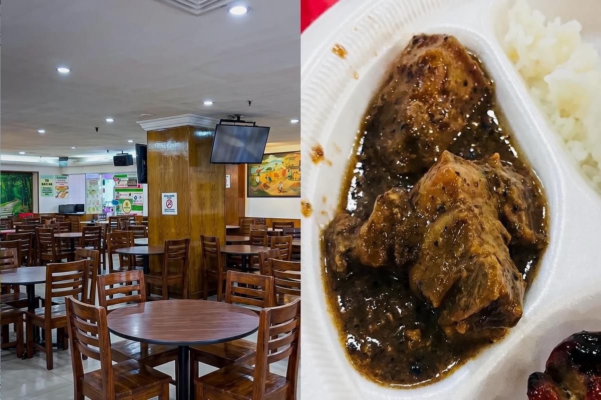 Left: An eye-level, wide-angle interior view of a spacious, cafeteria-style dining room featuring numerous dark wooden round tables and matching slatted chairs, massive square wooden pillars, overhead television monitors, and fluorescent recessed ceiling lighting. Right: A top-down, close-up food shot of a white disposable bento tray compartment filled with tender chunks of braised meat swimming in a thick, savory black pepper gravy, positioned right next to a portion of steamed white rice. Left: An eye-level, wide-angle interior view of a spacious, cafeteria-style dining room featuring numerous dark wooden round tables and matching slatted chairs, massive square wooden pillars, overhead television monitors, and fluorescent recessed ceiling lighting. Right: A top-down, close-up food shot of a white disposable bento tray compartment filled with tender chunks of braised meat swimming in a thick, savory black pepper gravy, positioned right next to a portion of steamed white rice.
