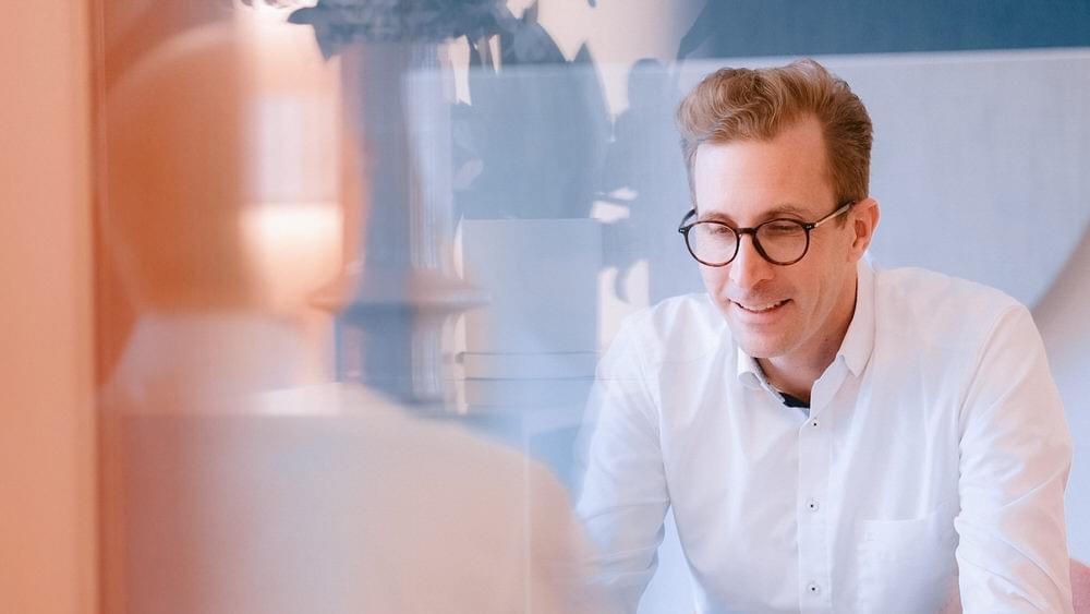 Zwei Kollegen im Gespräch Zwei Kollegen im Gespräch