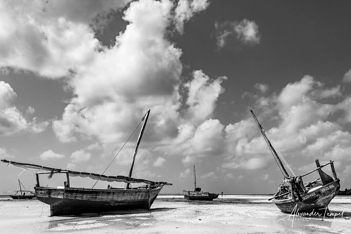 Fischerboote auf Sansibar bei Ebbe. Eine Fotoreportage von Alexander Tempel Fischerboote auf Sansibar bei Ebbe. Eine Fotoreportage von Alexander Tempel
