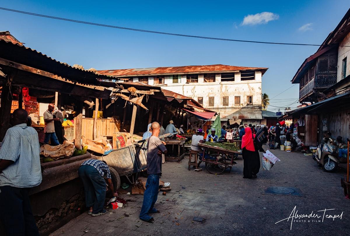 Vor dem Markt in Stonetown. Vor dem Markt in Stonetown.