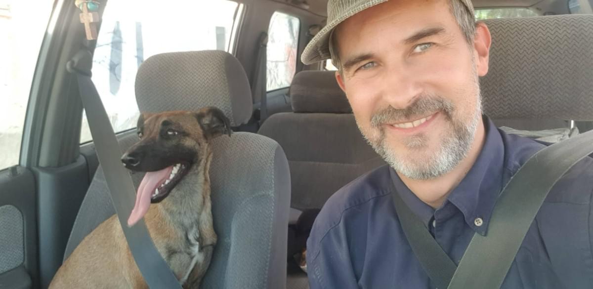 We offer individualized attention for each pet, adapting to their needs and preferences to ensure a pleasant and comfortable experience. Personalized Attention What do we offer PawHouse is a pet hotel at home where dogs and cats receive care, affection, and fun while their owners cannot attend to them. We offer safe accommodation, walks, games, daily photos, and personalized attention in a family environment full of love. We offer individualized attention for each pet, adapting to their needs and preferences to ensure a pleasant and comfortable experience. Personalized Attention What do we offer PawHouse is a pet hotel at home where dogs and cats receive care, affection, and fun while their owners cannot attend to them. We offer safe accommodation, walks, games, daily photos, and personalized attention in a family environment full of love.