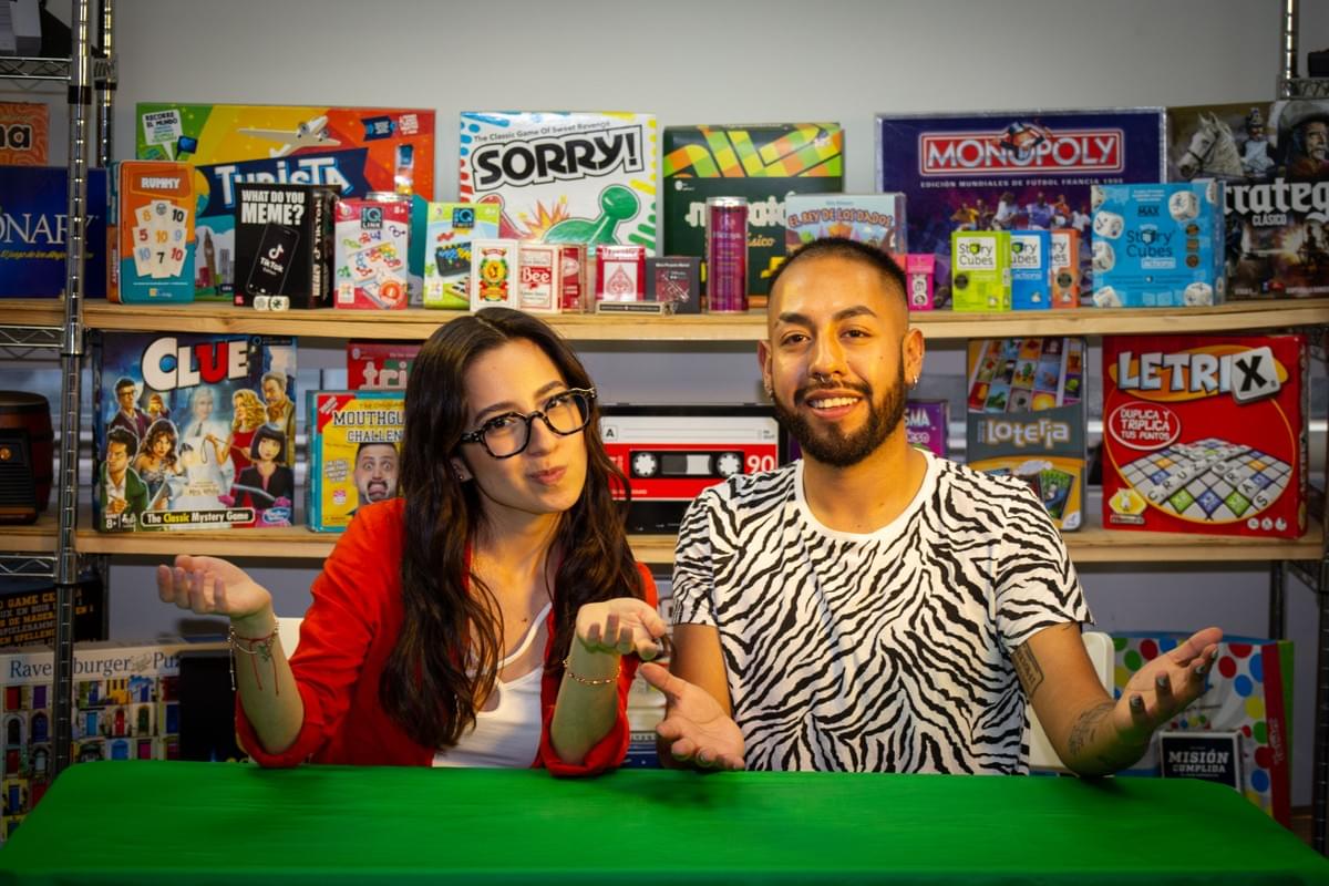 miembros-de-neon-panda-en-estudio-de-grabacion-1200x800px miembros-de-neon-panda-en-estudio-de-grabacion-1200x800px