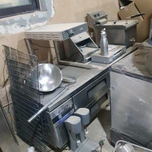 هل تمتلك مطاعم أو كافيهات في الرياض وترغب في تصفية نشاطك التجاري أو تحديث أجهزتك الحالية؟ هل تبحث عن جهة موثوقة تقدر القيمة الحقيقية لتجهيزات المطابخ المركزية والمقاهي وتمنحك أفضل سعر في السوق؟ 🍔☕ نحن هنا لنقدم لك الخدمة الأسرع والأكثر احترافية في شراء معدات المطاعم المستعملة بالرياض. نحن ندرك أن معدات المطاعم والفنادق تمثل استثماراً كبيراً، لذا نتعامل مع كل قطعة أثاث أو جهاز بدقة وأمانة، ونضمن لك الحصول على مقابل مادي مجزٍ دون بخس أو استغلال. للتواصل المباشر والحصول على تسعيرة فورية، اتصل بنا أو راسلنا عبر الواتساب على الرقم: 0537380614. ما هي أنواع المعدات التي نشتريها؟ نحن نغطي كافة احتياجات قطاع الضيافة في العاصمة، ونشتري جميع التجهيزات والملحقات، وتشمل: معدات الطبخ والتحضير: نشتري الأفران الضخمة (الغاز والكهرباء)، الشوايات، القلايات العميقة (Deep Fryers)، البوتاجازات الاحترافية، أفران البيتزا، وماكينات الشاورما. أجهزة التبريد والتجميد: نشتري ثلاجات العرض، الثلاجات القائمة، الفريزرات الأفقية، غرف التبريد المتكاملة، وصانعات الثلج (Ice Makers) من أرقى الماركات. معدات المقاهي (الباريستا): نشتري ماكينات الاسبريسو الاحترافية، مطاحن القهوة، خلاطات الكوكتيل، وعصارات الفواكه الصناعية الثقيلة. تجهيزات الستانلس ستيل: نشتري طاولات التحضير، المغاسل، الأرفف، سخانات الطعام (Bain Marie)، وكبائن العرض الساخنة والباردة. أدوات التنظيف والعرض: نشتري غسالات الأطباق الصناعية، الموازين الإلكترونية، وماكينات الكاشير (POS). أثاث الصالات: نشتري الكراسي، الطاولات، الكنبات، والديكورات الخاصة بالمطاعم والكافيهات بحالاتها المختلفة. لماذا نحن خيارك الأول في الرياض؟ التقييم العادل (أعلى سعر): خبرتنا الطويلة في سوق المستعمل بالرياض تجعلنا نمنحك السعر الأفضل بناءً على حالة المعدات، نظافتها، وقوة أدائها. الفك والتحميل المجاني: نمتلك فريقاً فنياً متخصصاً يتولى فك المعدات المرتبطة بتمديدات الغاز أو الكهرباء أو المياه باحترافية، ونقلها بسياراتنا دون أن تتحمل أي رسوم إضافية. الدفع النقدي الفوري: نحن نعتمد مبدأ "الكاش الفوري"؛ حيث يتم تسليمك المبلغ المتفق عليه بالكامل بمجرد إتمام المعاينة والاتفاق، وقبل خروج أي قطعة من موقعك. سرعة الاستجابة والتنفيذ: نصل إليك في أي حي من أحياء الرياض (الملقا، الياسمين، السلي، الروضة، الشفا) فور اتصالك بنا على الرقم 0537380614. شراء الكميات الكبيرة: لدينا القدرة المالية واللوجستية لشراء محتويات مطاعم وفنادق وقاعات احتفالات بالكامل في وقت قياسي. كيف تتم عملية الشراء؟ الاتصال: تواصل معنا عبر الرقم 0537380614 وأعطنا نبذة عن المعدات المتوفرة. المعاينة: نرسل لك خبيراً فنياً لمعاينة المعدات وتجربتها وتقديم عرض السعر النهائي. النقل: عند الاتفاق، يتم الدفع لك فوراً، ويبدأ فريقنا بفك وتحميل المعدات بكل هدوء ونظام. لا تترك معداتك غالية الثمن عرضة للتلف أو الصدأ نتيجة التخزين الخاطئ، حولها الآن إلى سيولة نقدية تفيدك في مشاريعك القادمة. نحن في خدمتك طوال أيام الأسبوع في كافة أنحاء الرياض. 📞 اتصل بنا الآن: 0537380614 نشتري معدات مطعمك بأمانة.. ونمنحك القيمة التي تستحقها! هل تمتلك مطاعم أو كافيهات في الرياض وترغب في تصفية نشاطك التجاري أو تحديث أجهزتك الحالية؟ هل تبحث عن جهة موثوقة تقدر القيمة الحقيقية لتجهيزات المطابخ المركزية والمقاهي وتمنحك أفضل سعر في السوق؟ 🍔☕ نحن هنا لنقدم لك الخدمة الأسرع والأكثر احترافية في شراء معدات المطاعم المستعملة بالرياض. نحن ندرك أن معدات المطاعم والفنادق تمثل استثماراً كبيراً، لذا نتعامل مع كل قطعة أثاث أو جهاز بدقة وأمانة، ونضمن لك الحصول على مقابل مادي مجزٍ دون بخس أو استغلال. للتواصل المباشر والحصول على تسعيرة فورية، اتصل بنا أو راسلنا عبر الواتساب على الرقم: 0537380614. ما هي أنواع المعدات التي نشتريها؟ نحن نغطي كافة احتياجات قطاع الضيافة في العاصمة، ونشتري جميع التجهيزات والملحقات، وتشمل: معدات الطبخ والتحضير: نشتري الأفران الضخمة (الغاز والكهرباء)، الشوايات، القلايات العميقة (Deep Fryers)، البوتاجازات الاحترافية، أفران البيتزا، وماكينات الشاورما. أجهزة التبريد والتجميد: نشتري ثلاجات العرض، الثلاجات القائمة، الفريزرات الأفقية، غرف التبريد المتكاملة، وصانعات الثلج (Ice Makers) من أرقى الماركات. معدات المقاهي (الباريستا): نشتري ماكينات الاسبريسو الاحترافية، مطاحن القهوة، خلاطات الكوكتيل، وعصارات الفواكه الصناعية الثقيلة. تجهيزات الستانلس ستيل: نشتري طاولات التحضير، المغاسل، الأرفف، سخانات الطعام (Bain Marie)، وكبائن العرض الساخنة والباردة. أدوات التنظيف والعرض: نشتري غسالات الأطباق الصناعية، الموازين الإلكترونية، وماكينات الكاشير (POS). أثاث الصالات: نشتري الكراسي، الطاولات، الكنبات، والديكورات الخاصة بالمطاعم والكافيهات بحالاتها المختلفة. لماذا نحن خيارك الأول في الرياض؟ التقييم العادل (أعلى سعر): خبرتنا الطويلة في سوق المستعمل بالرياض تجعلنا نمنحك السعر الأفضل بناءً على حالة المعدات، نظافتها، وقوة أدائها. الفك والتحميل المجاني: نمتلك فريقاً فنياً متخصصاً يتولى فك المعدات المرتبطة بتمديدات الغاز أو الكهرباء أو المياه باحترافية، ونقلها بسياراتنا دون أن تتحمل أي رسوم إضافية. الدفع النقدي الفوري: نحن نعتمد مبدأ "الكاش الفوري"؛ حيث يتم تسليمك المبلغ المتفق عليه بالكامل بمجرد إتمام المعاينة والاتفاق، وقبل خروج أي قطعة من موقعك. سرعة الاستجابة والتنفيذ: نصل إليك في أي حي من أحياء الرياض (الملقا، الياسمين، السلي، الروضة، الشفا) فور اتصالك بنا على الرقم 0537380614. شراء الكميات الكبيرة: لدينا القدرة المالية واللوجستية لشراء محتويات مطاعم وفنادق وقاعات احتفالات بالكامل في وقت قياسي. كيف تتم عملية الشراء؟ الاتصال: تواصل معنا عبر الرقم 0537380614 وأعطنا نبذة عن المعدات المتوفرة. المعاينة: نرسل لك خبيراً فنياً لمعاينة المعدات وتجربتها وتقديم عرض السعر النهائي. النقل: عند الاتفاق، يتم الدفع لك فوراً، ويبدأ فريقنا بفك وتحميل المعدات بكل هدوء ونظام. لا تترك معداتك غالية الثمن عرضة للتلف أو الصدأ نتيجة التخزين الخاطئ، حولها الآن إلى سيولة نقدية تفيدك في مشاريعك القادمة. نحن في خدمتك طوال أيام الأسبوع في كافة أنحاء الرياض. 📞 اتصل بنا الآن: 0537380614 نشتري معدات مطعمك بأمانة.. ونمنحك القيمة التي تستحقها!