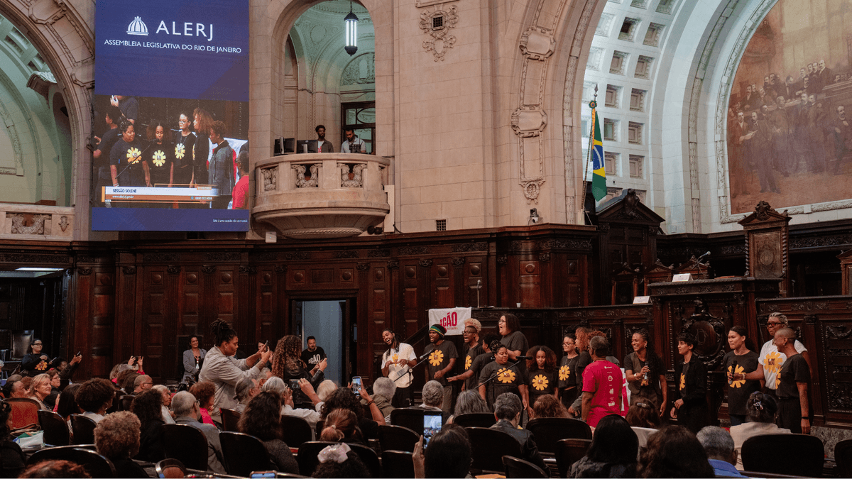 Apresentação de canto de alunos doFormAção Apresentação de canto de alunos doFormAção
