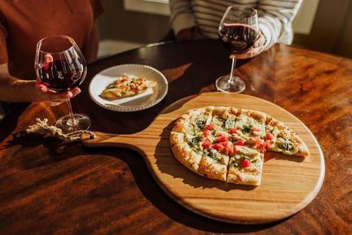 Natural Wood Pizza Tray – Perfect for Slicing and Serving Your Favorite Pizzas