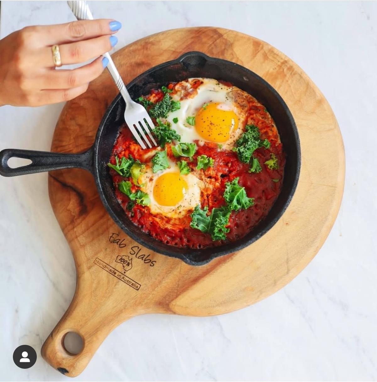 Round Wooden Pizza Tray – Eco-Friendly & Stylish Pizza Serving Platter