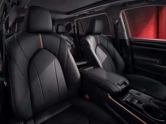 Highlander (GAC Toyota) – Mid-to-Large 7-Seater SUV