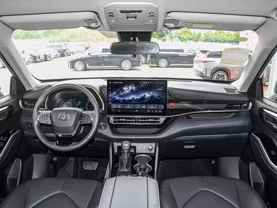 Highlander (GAC Toyota) – Mid-to-Large 7-Seater SUV