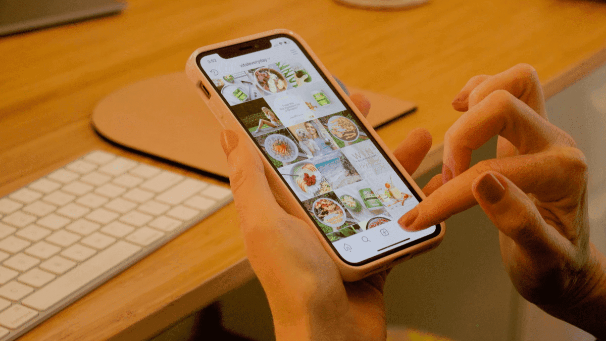 Iklan di Instagram dengan situs Strikingly Iklan di Instagram dengan situs Strikingly