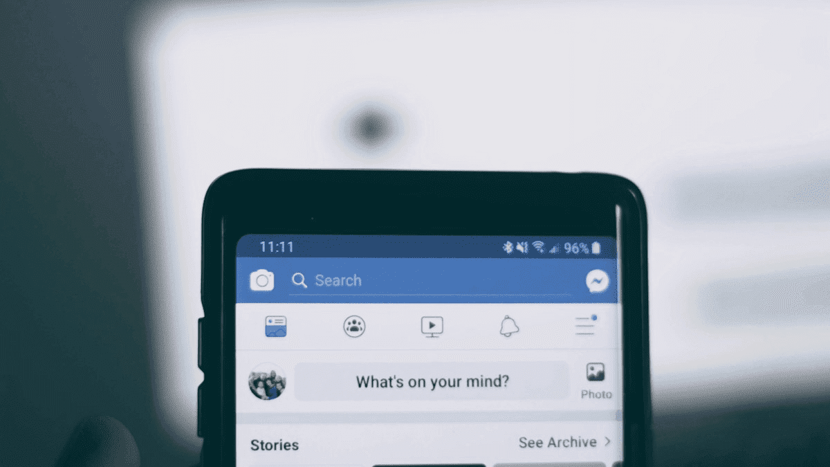Navigace v sociální sféře: Jak dosáhnout úspěchu s firemní stránkou na Facebooku Navigace v sociální sféře: Jak dosáhnout úspěchu s firemní stránkou na Facebooku