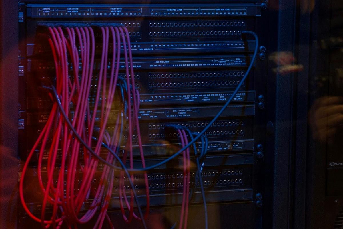 Meningkatkan kecepatan situs web dengan server khusus dan CDN Meningkatkan kecepatan situs web dengan server khusus dan CDN