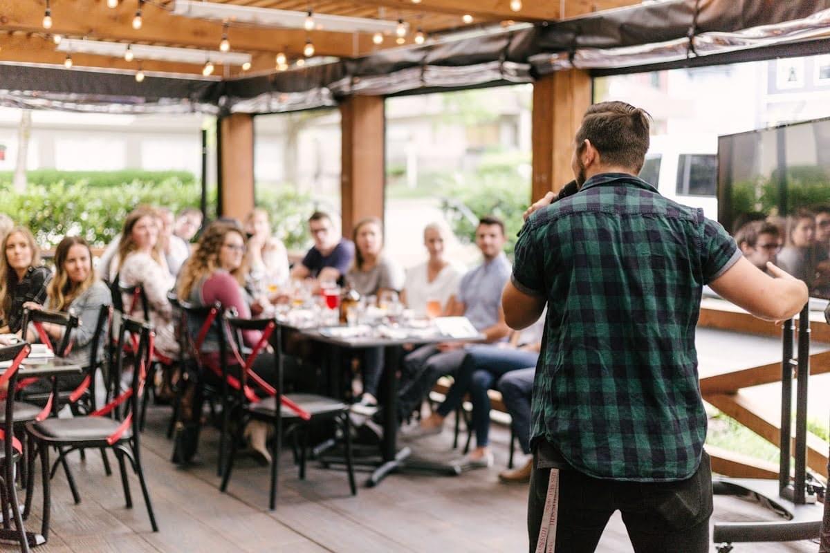 Digital Appetite: Analisis Mendalam Strategi Pemasaran Restoran untuk Mencapai Kesuksesan Digital Appetite: Analisis Mendalam Strategi Pemasaran Restoran untuk Mencapai Kesuksesan