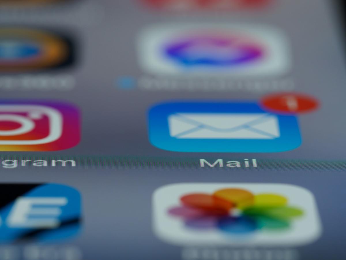 Îmbunătățiți vizibilitatea mărcii cu semnături de e-mail personalizate pentru domenii Îmbunătățiți vizibilitatea mărcii cu semnături de e-mail personalizate pentru domenii