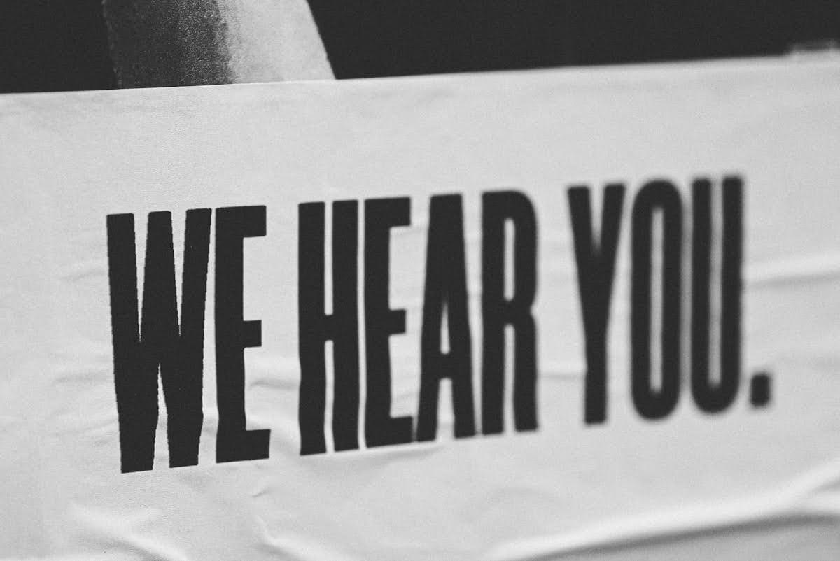 Dengarkan Pelanggan Anda melalui Social Listening Dengarkan Pelanggan Anda melalui Social Listening
