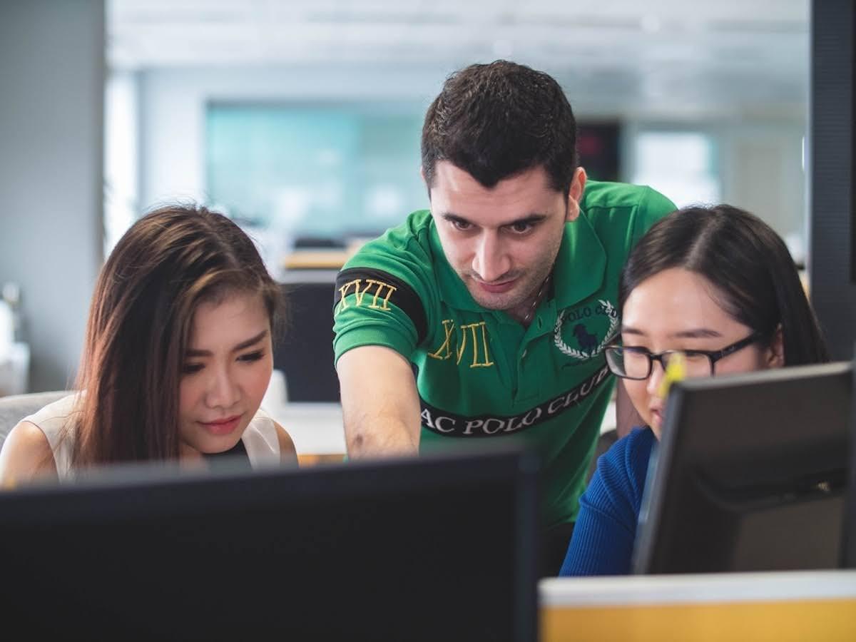 Mengembangkan Keterampilan Bisnis Mengembangkan Keterampilan Bisnis