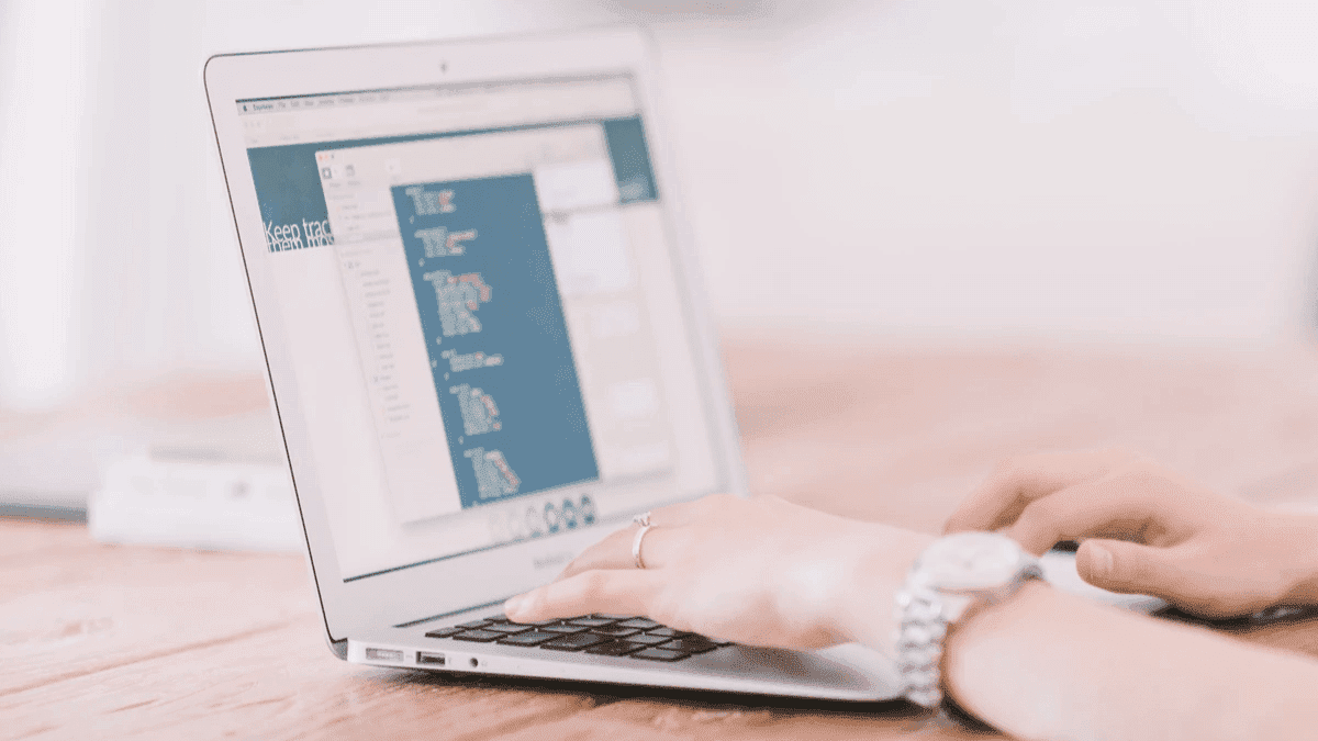 Kenali analitik website dengan Strikingly Kenali analitik website dengan Strikingly