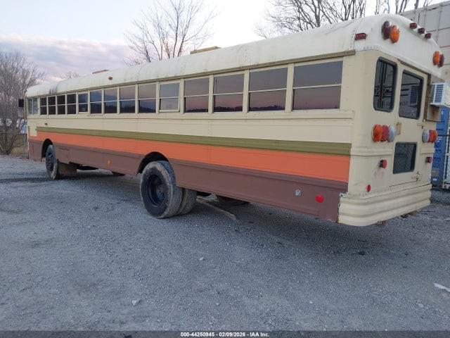 2000 INTERNATIONAL 3800 - BUS