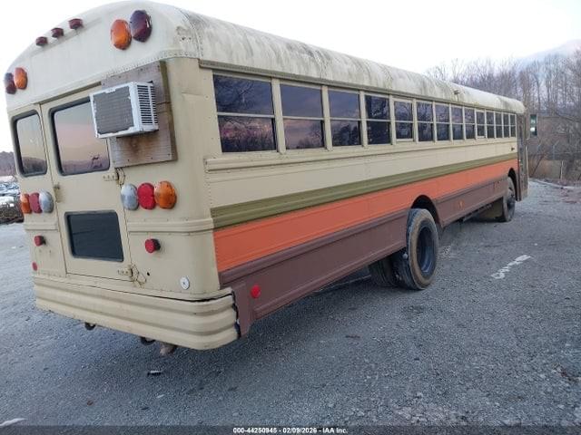 2000 INTERNATIONAL 3800 - BUS