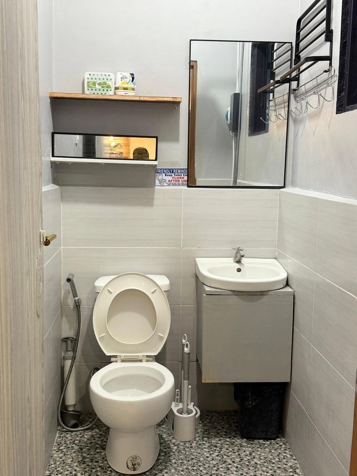 Bay Mau Homestay with generator- near Dahican beach